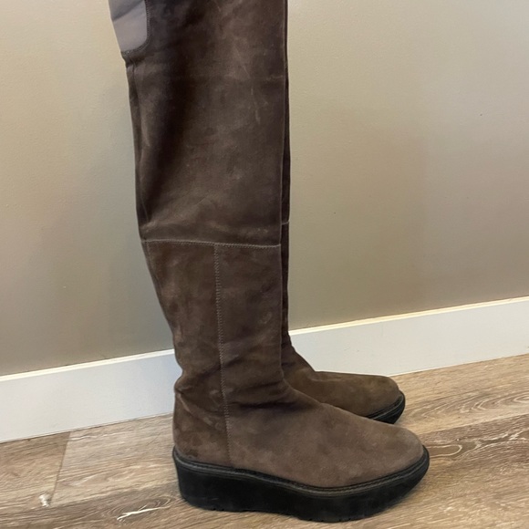 Stuart Weitzman boots - Picture 2 of 5